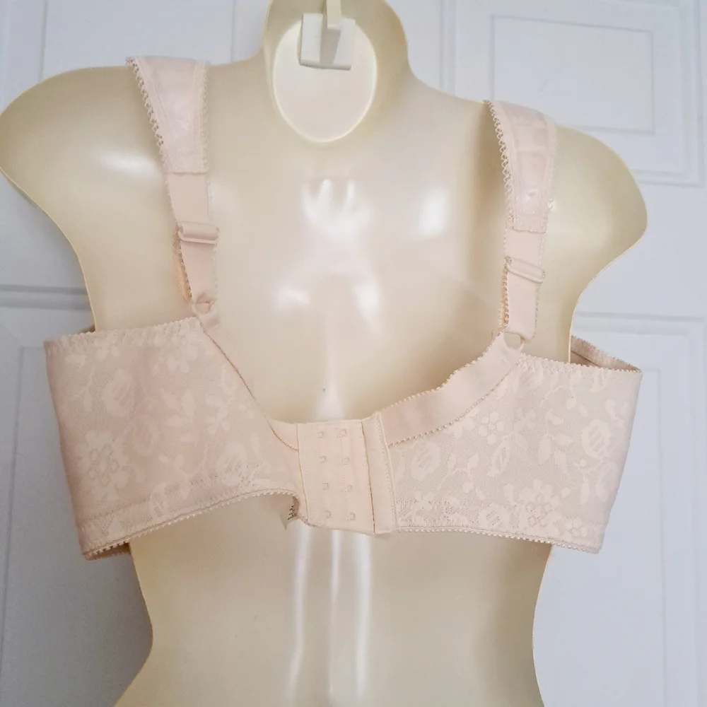 Undersore Womens Lace Detail Elegant Cream Women's Bra